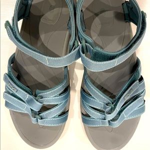 Teva W Tirra womens sandal size 9 S/N 4266 Sea Mist